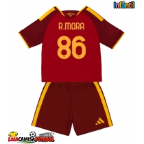 Camisa de Futebol AS Roma Rodrigo Mora #86 Equipamento Principal Infantil 2026-27 Manga Curta (+ Calças curtas)